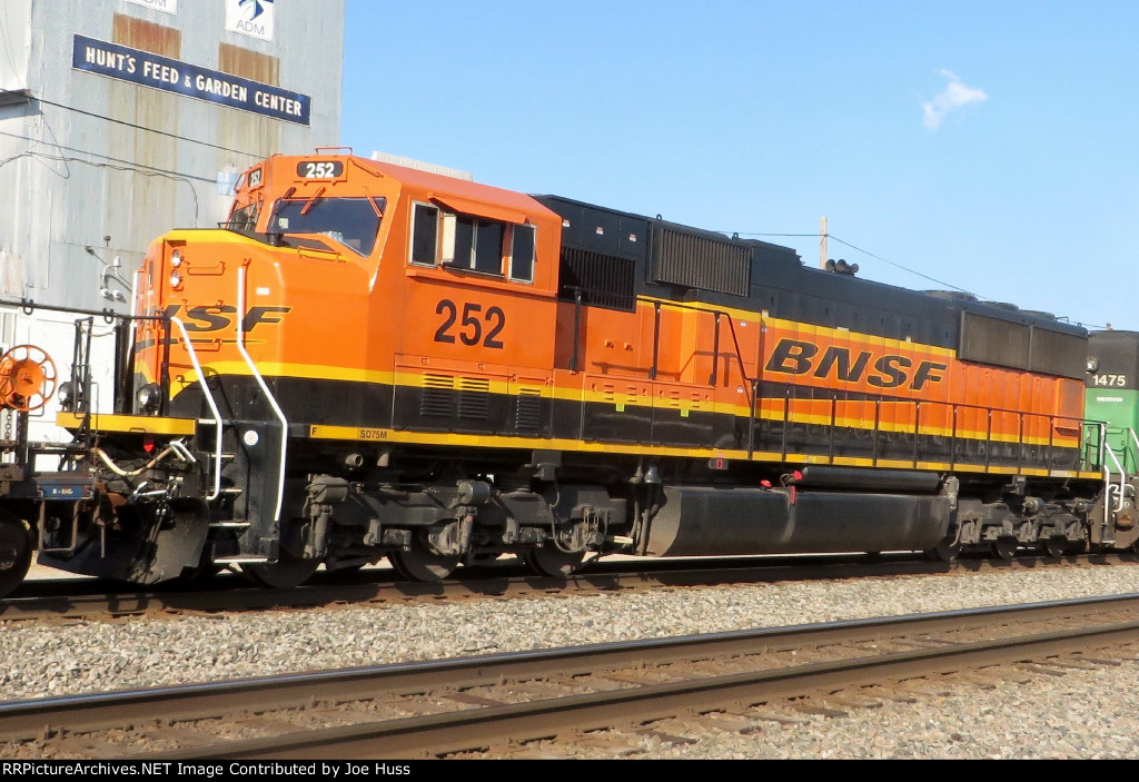 BNSF 252